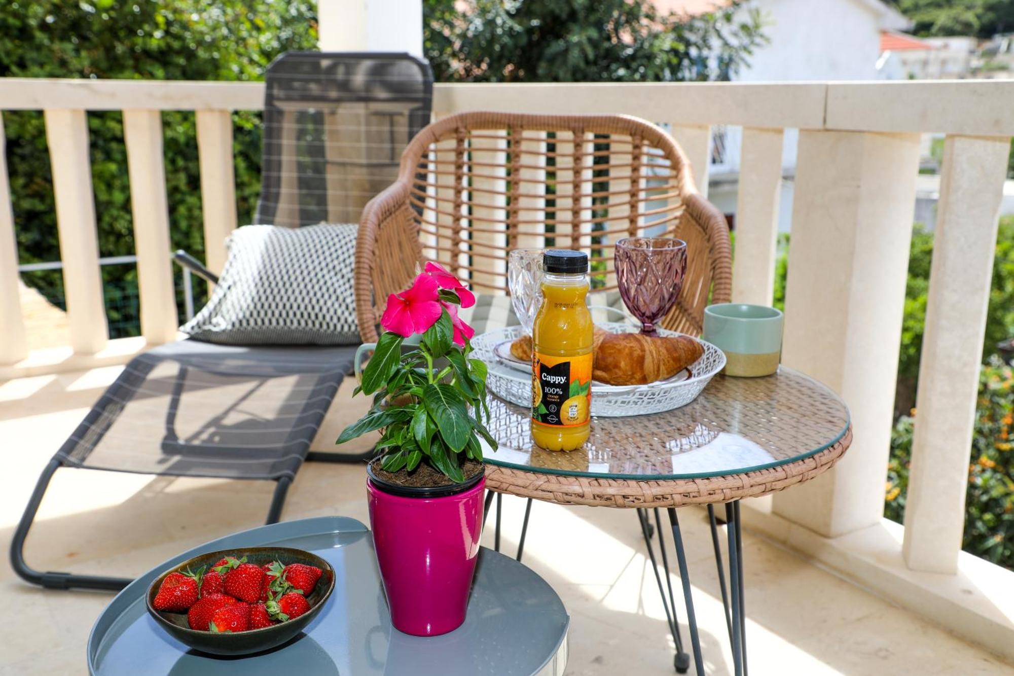 Juric 32 - Boutique Apartments Hvar Town Eksteriør bilde